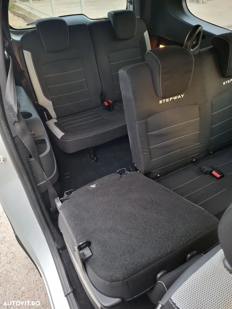 Dacia Lodgy dCi 110 Stepway Celebration - 13