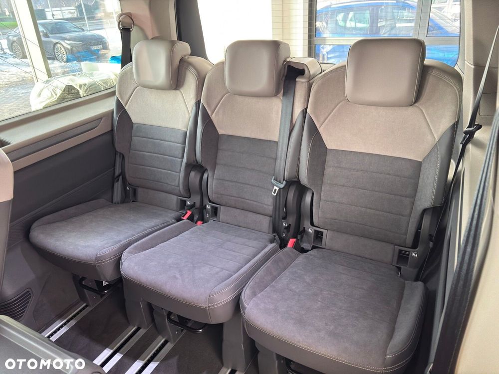 Volkswagen multivan EDITION L2 2.0 TDI 150 KM 7-DSG 8m - 17