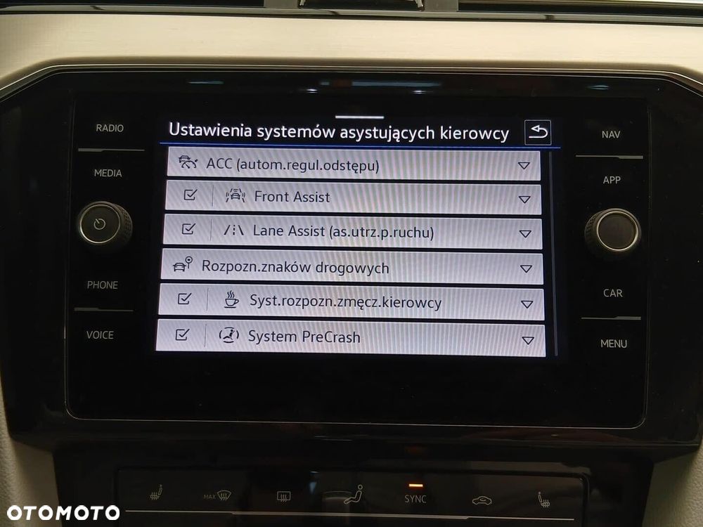 Volkswagen Passat 2.0 TDI Elegance DSG - 25