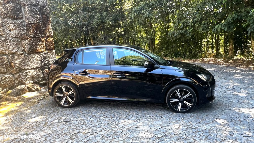 Peugeot e-208 - 19