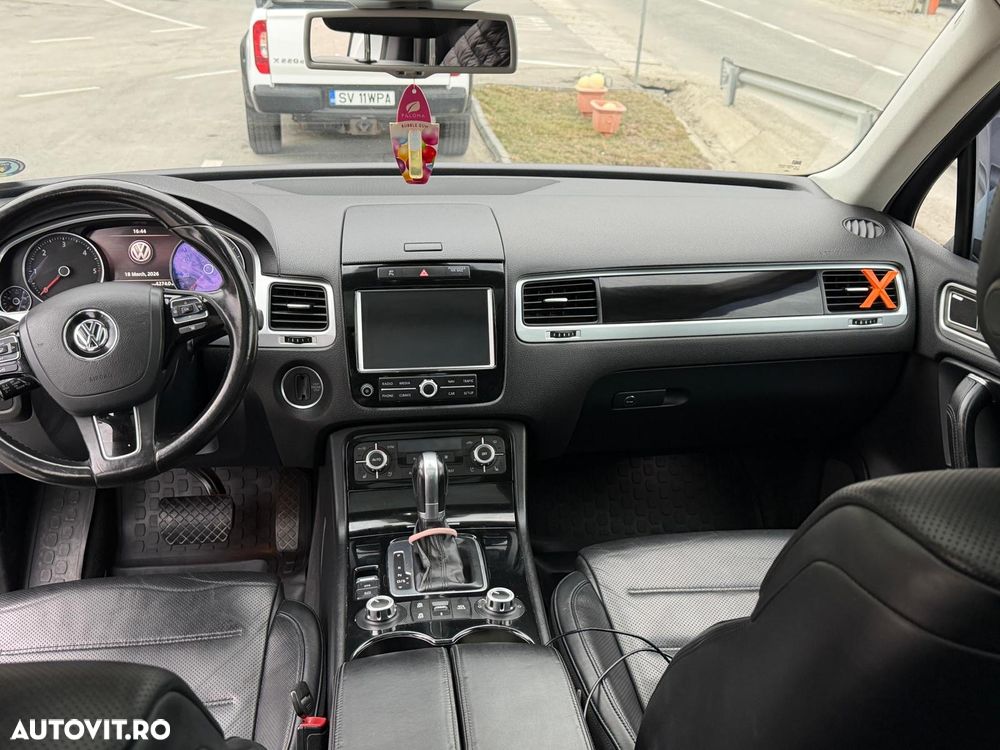 Volkswagen Touareg 3.0 V6 TDI BMT - 11