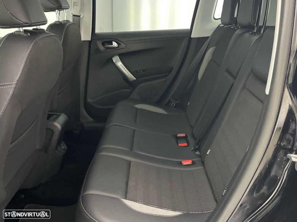 Peugeot 2008 1.2 PureTech Allure - 12