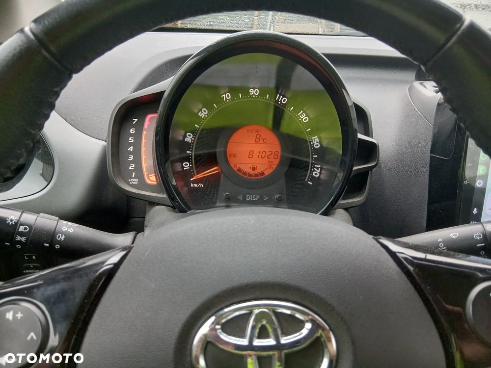 Toyota Aygo x-play - 6