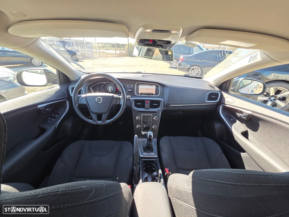 Volvo V40 - 18