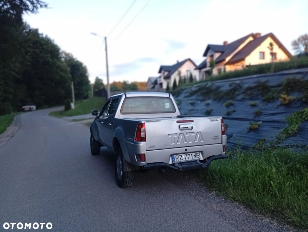 Tata Xenon - 7
