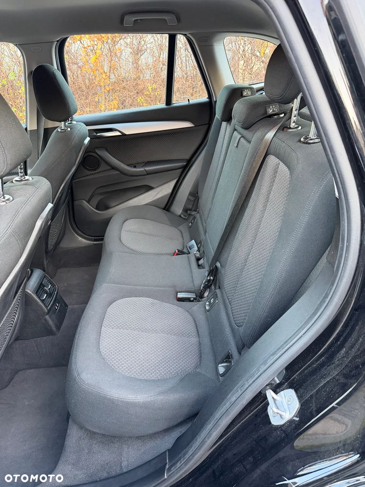 BMW X1 xDrive18d xLine - 27