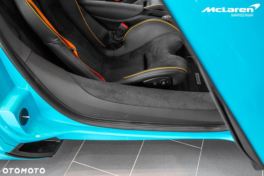 McLaren Artura - 16