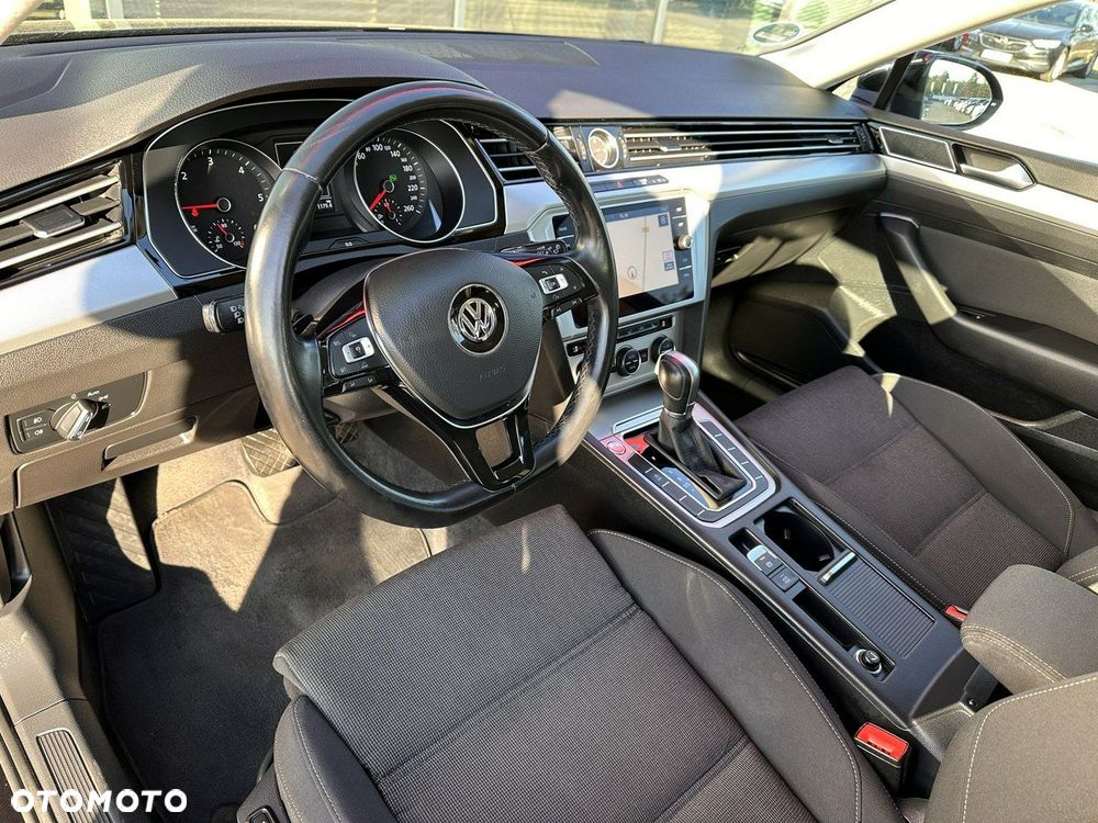 Volkswagen Passat Variant 2.0 TDI SCR DSG - 10