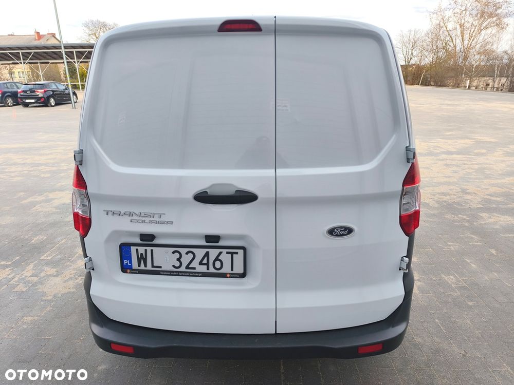 Ford Transit Courier - 11