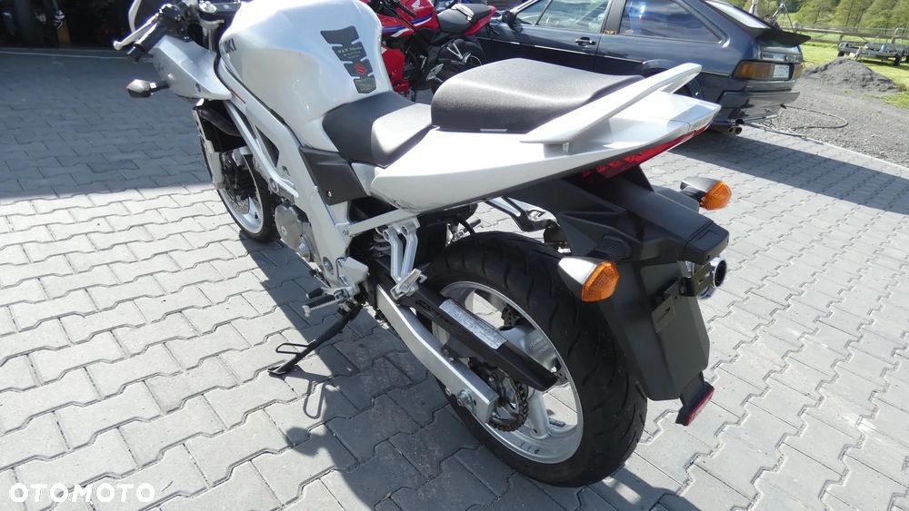 Suzuki SV - 8