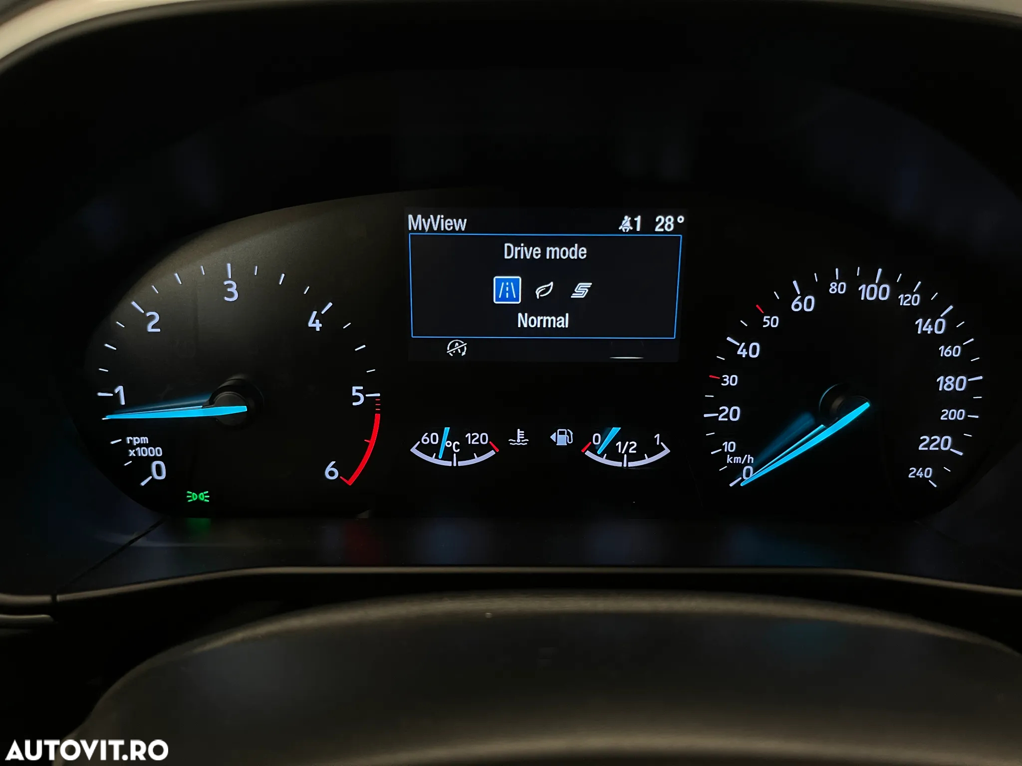 Ford Focus 1.5 EcoBlue Connected - 19