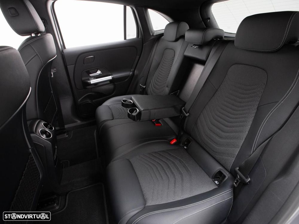 Mercedes-Benz EQA 300 4Matic Progressive - 11