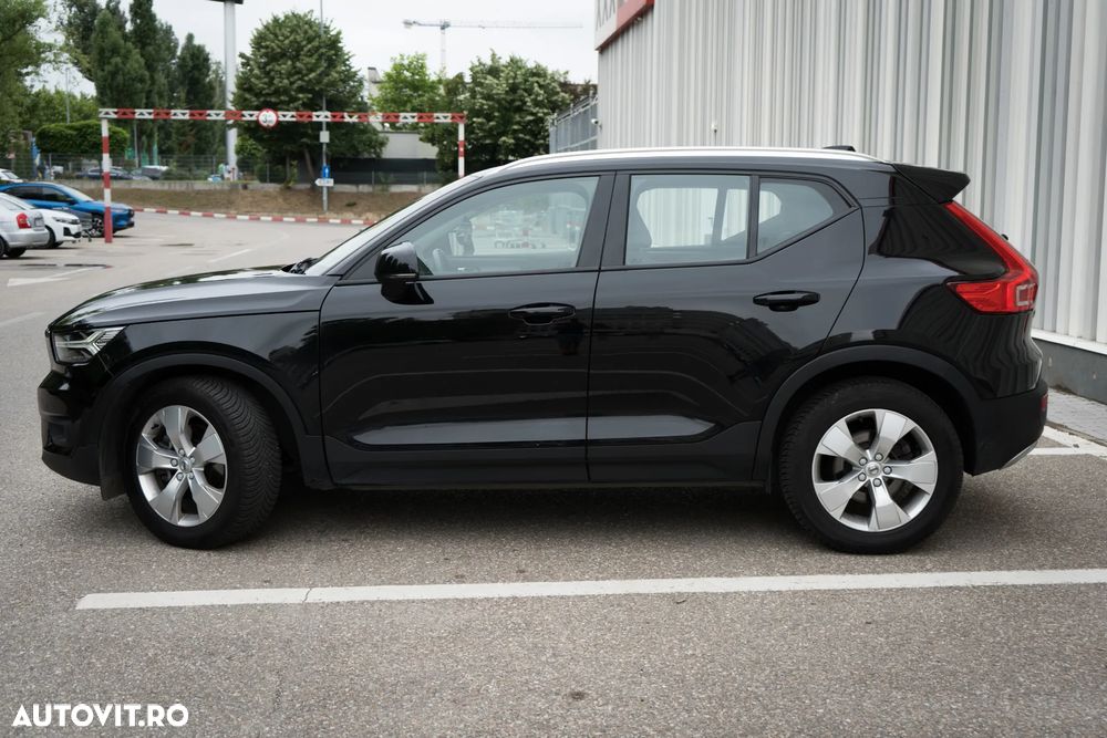 Volvo XC 40 B4 AT8 AWD Mild Hybrid Momentum Pro - 4