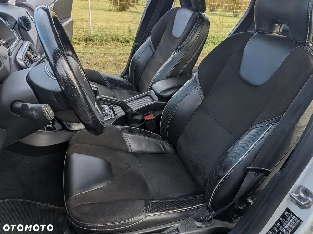 Volvo V40 - 31