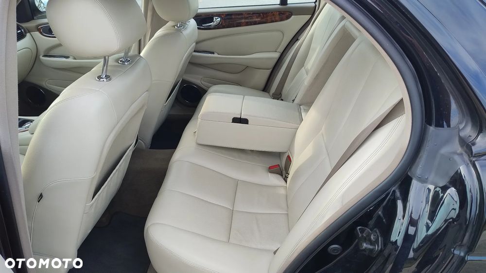 Jaguar XJ - 5