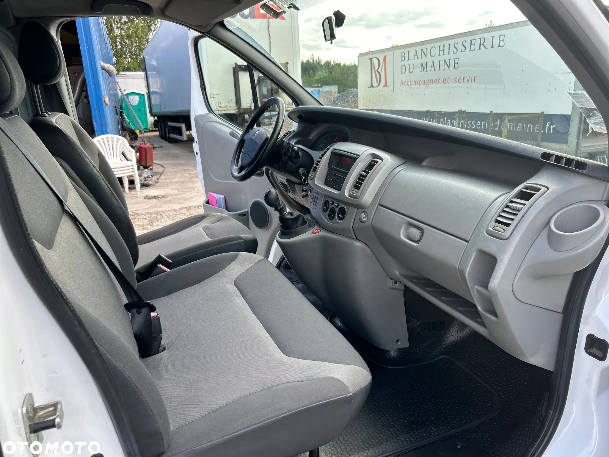 Renault Trafic Passenger Cena Brutto - 12