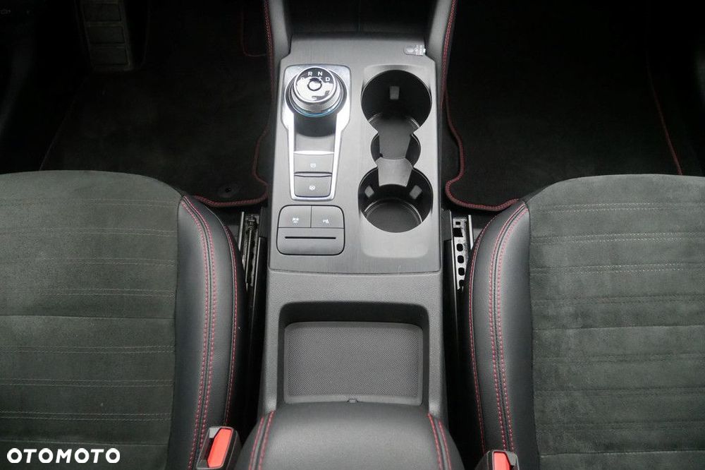 Ford Kuga - 11