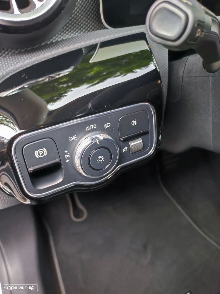 Mercedes-Benz A 250 Limousine e 8G-DCT Progressive - 23