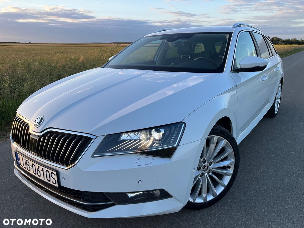Skoda Superb 2.0 TDI Premium Edition - 1