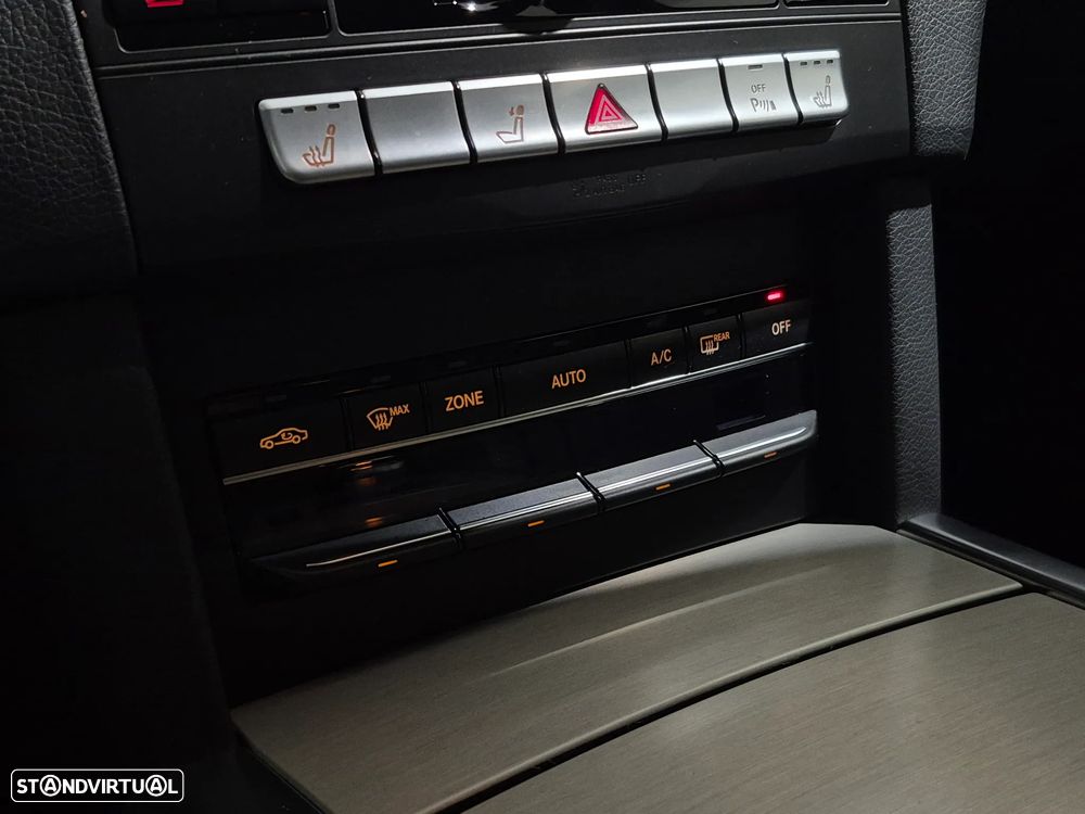 Mercedes-Benz E 300 Bluetec Hybrid Avantgarde - 35