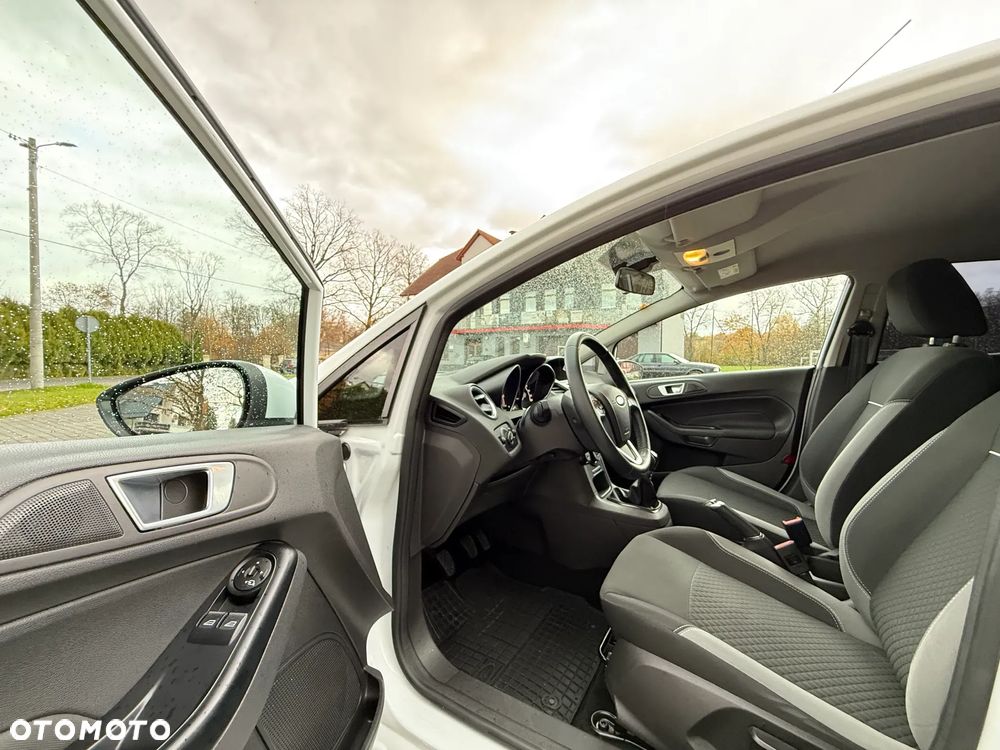 Ford Fiesta 1.5 TDCi SYNC Edition - 14