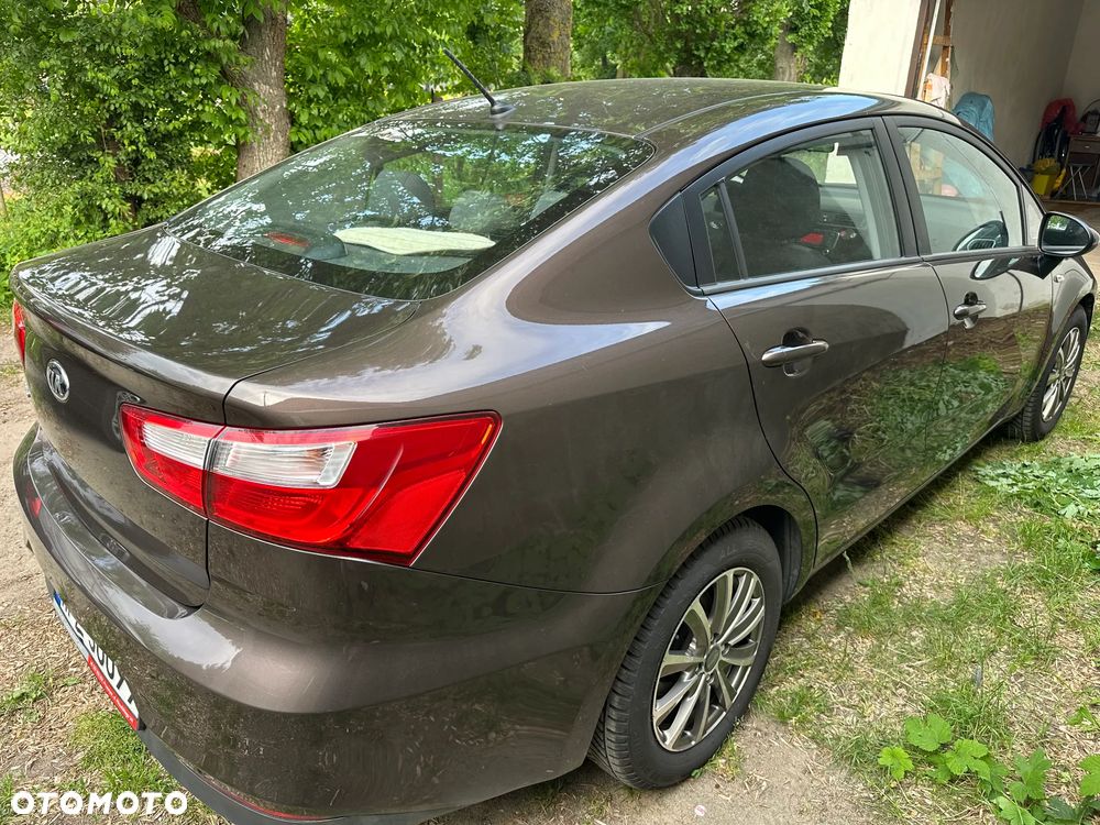 Kia Rio 1.2 L - 10