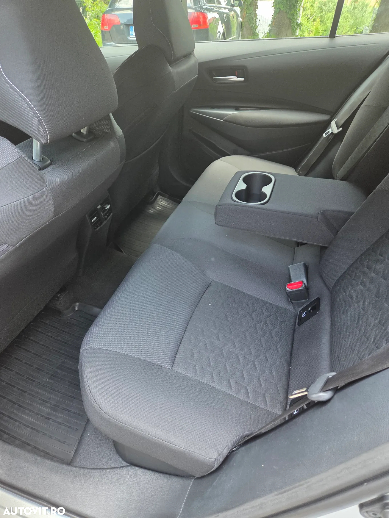Toyota Corolla 1.8 HSD Business - 7