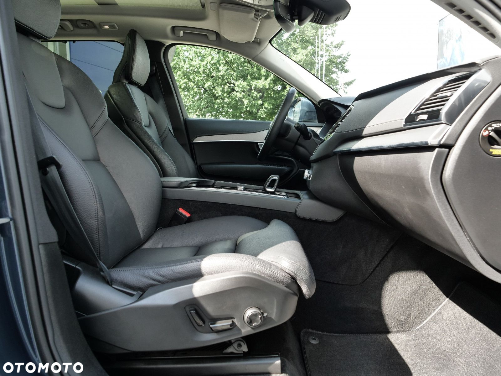 Volvo XC 90 - 30