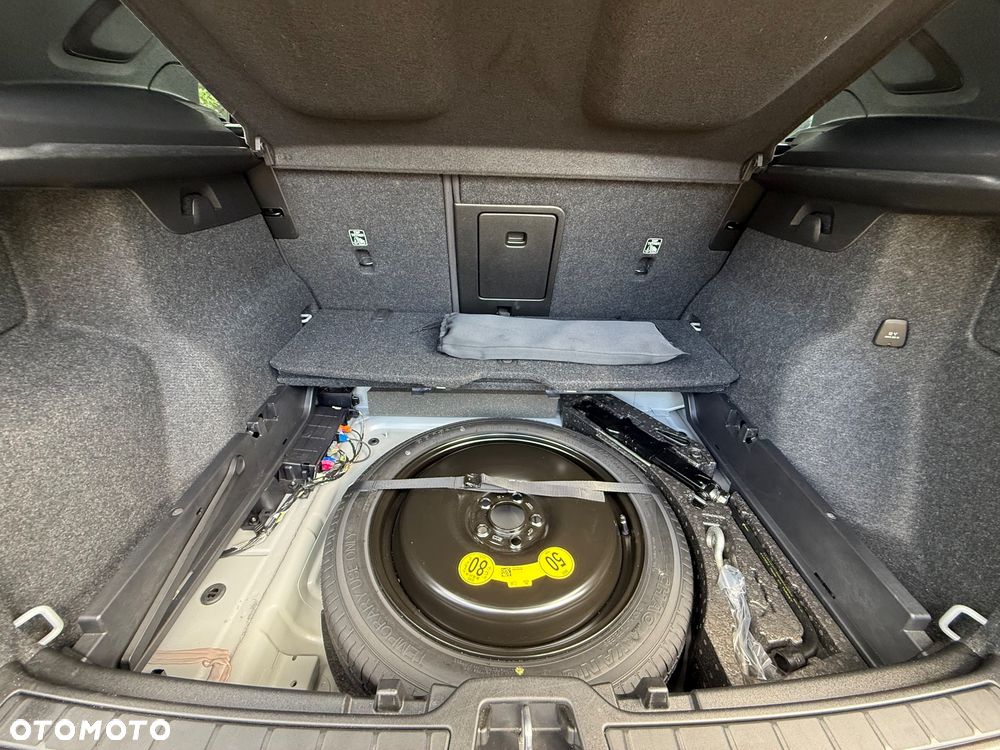 Volvo XC 40 T3 R-Design - 37