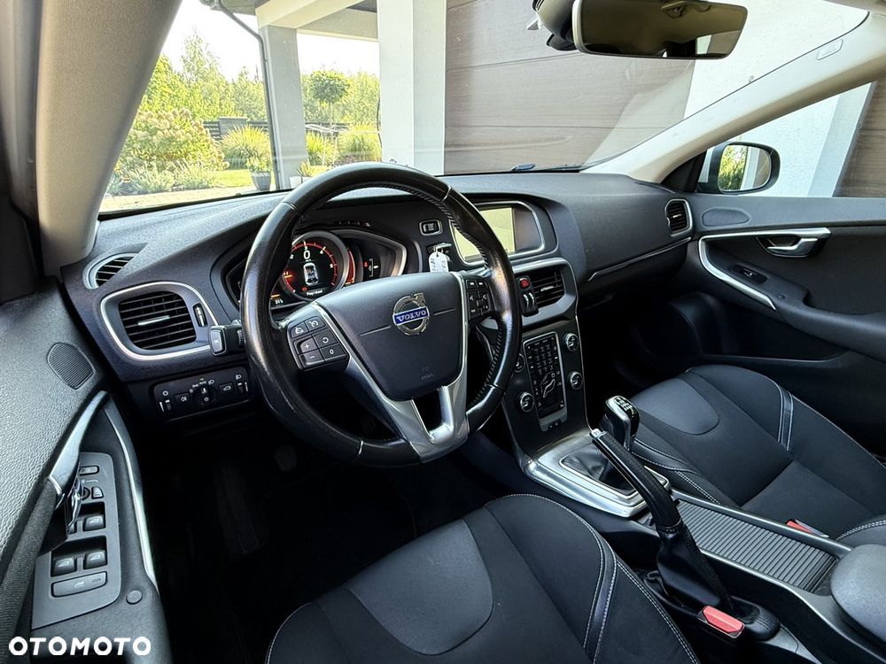 Volvo V40 D2 Momentum - 13
