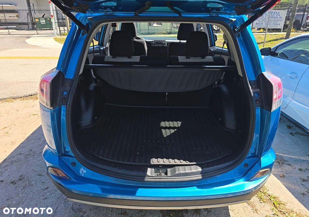 Toyota RAV4 - 9