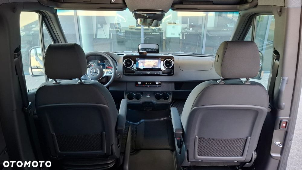 Mercedes-Benz Sprinter - 16