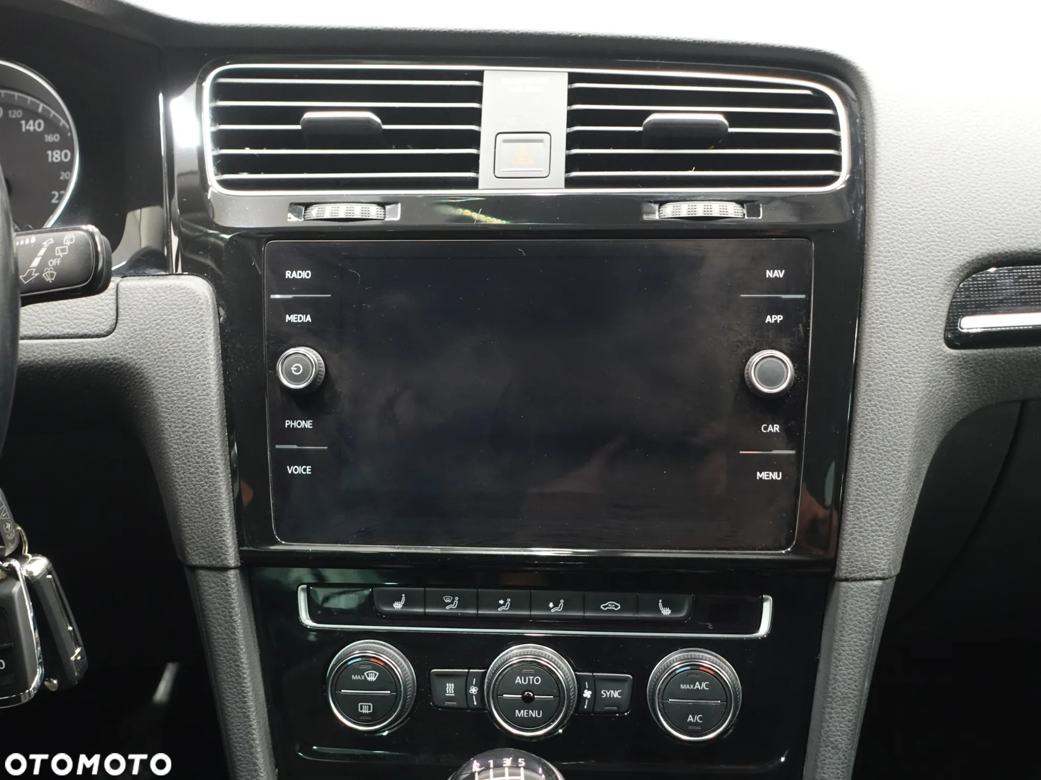 Volkswagen Golf 2.0 TDI SCR Highline - 32