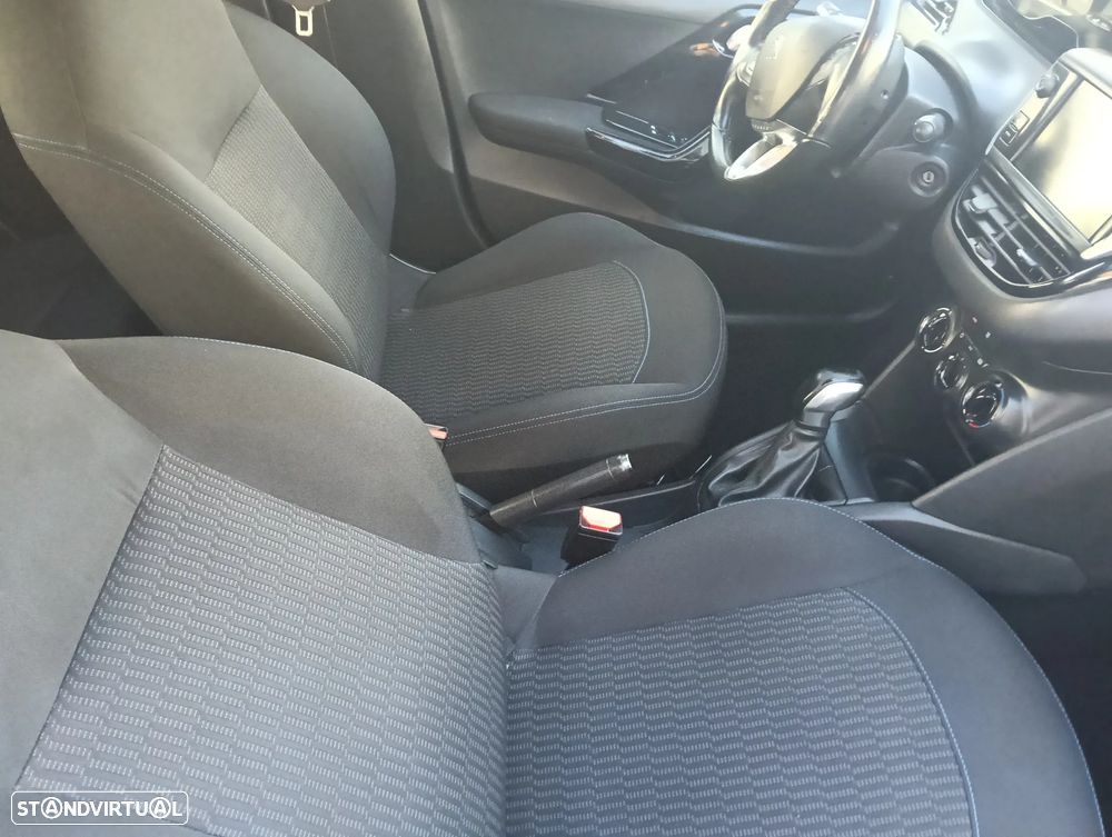 Peugeot 208 1.2 PureTech Style - 36