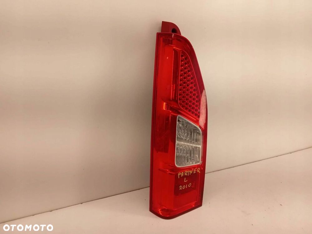 LAMPA LEWA TYLNA CITROEN BERLINGO II PARTNER - 2