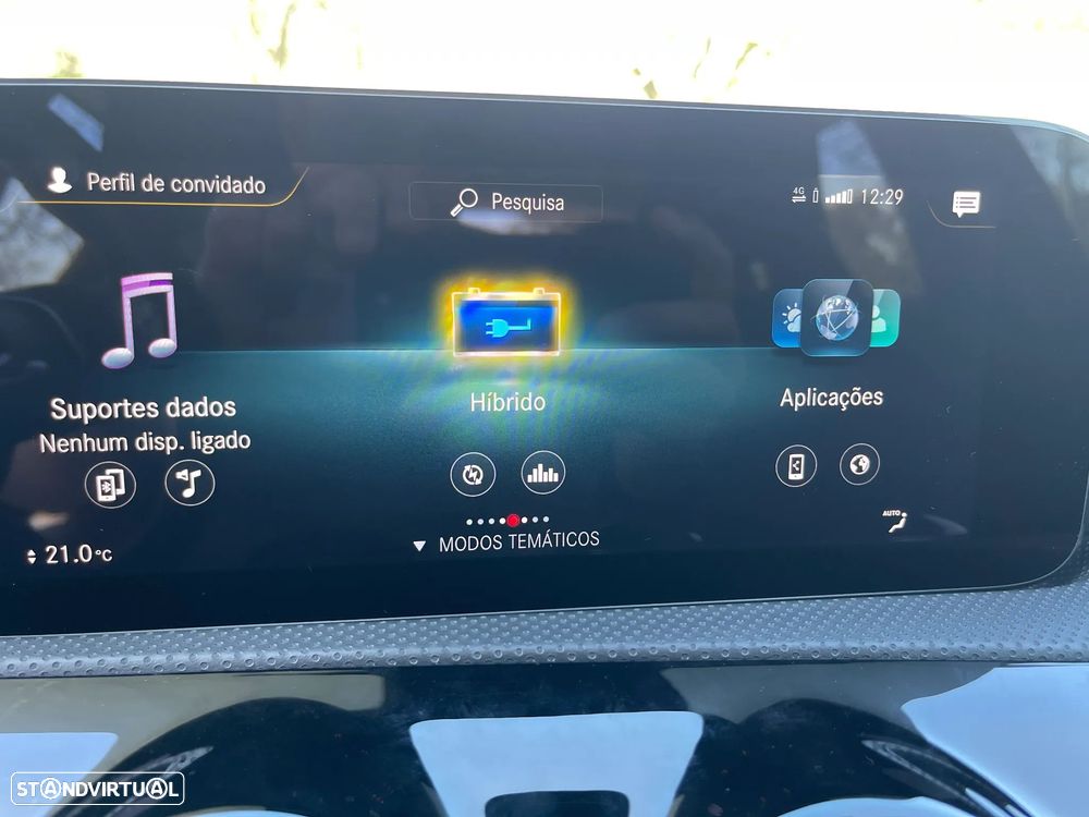 Mercedes-Benz A 250 e 8G-DCT AMG Line - 23