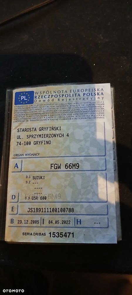 Suzuki GSR - 11