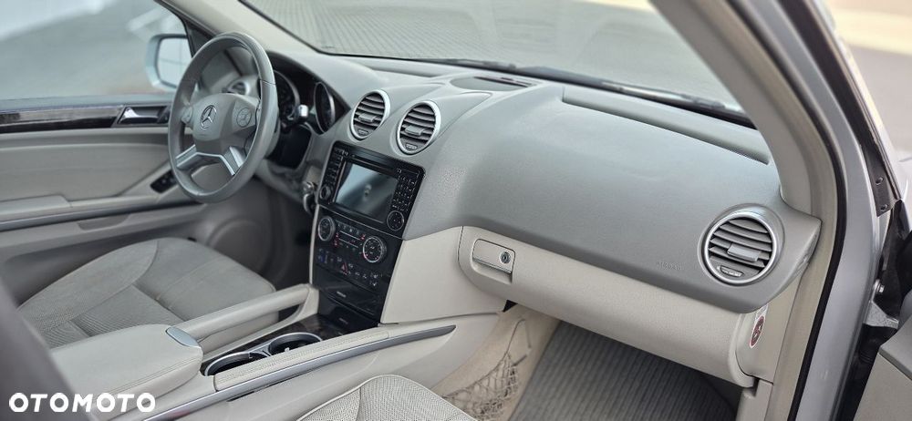 Mercedes-Benz ML 320 CDI 4Matic 7G-TRONIC DPF Edition 10 - 23