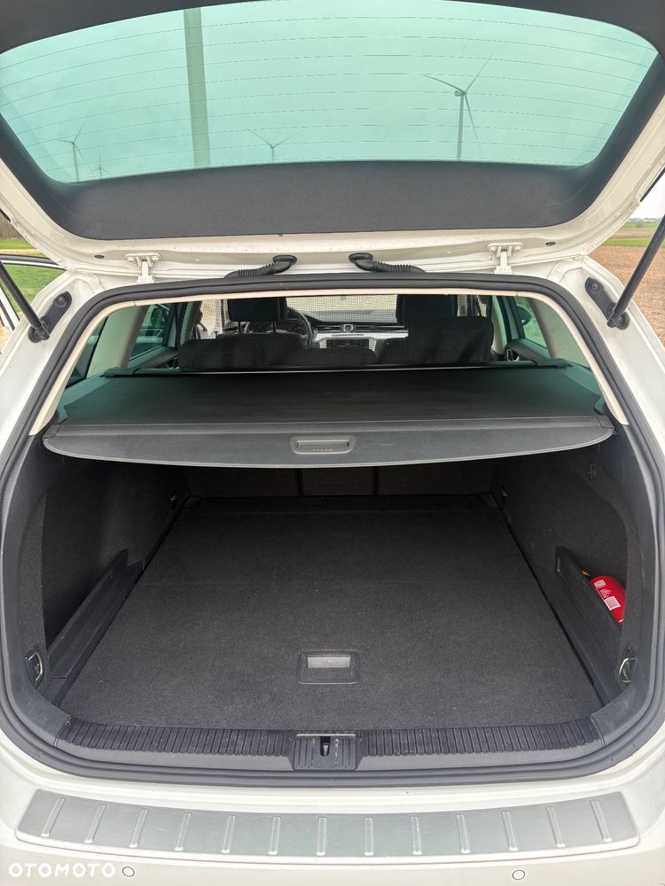Volkswagen Passat 2.0 TDI (BlueMotion Technology) DSG Trendline - 15