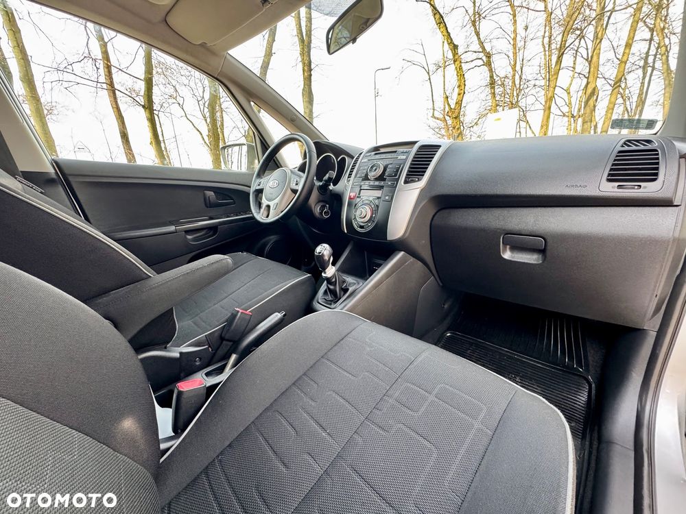 Kia Venga 1.4 CRDi 90 Business Line - 10