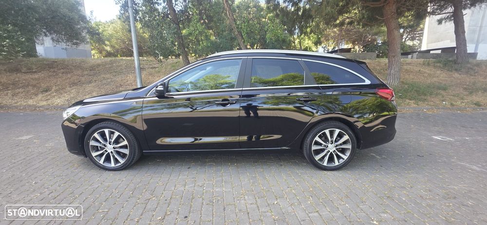 Hyundai i30 SW 1.6 CRDi Blue Style+Navi - 2