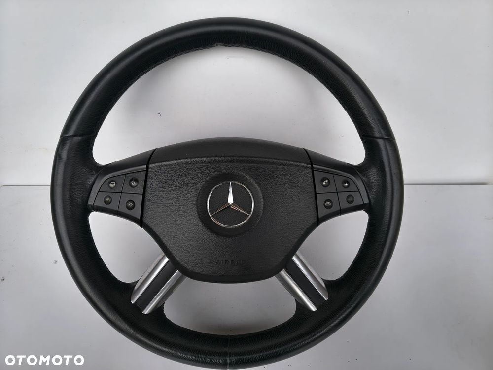 Kierownica skórzana w164 w245 w251 ML R klasa - 1