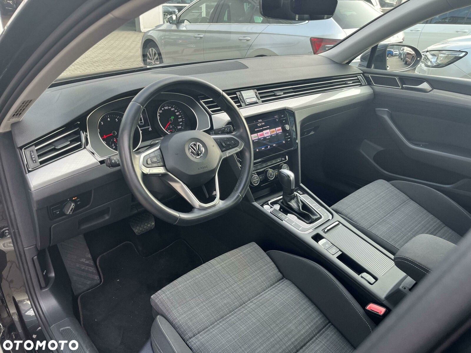 Volkswagen Passat 1.5 TSI EVO Business DSG - 9