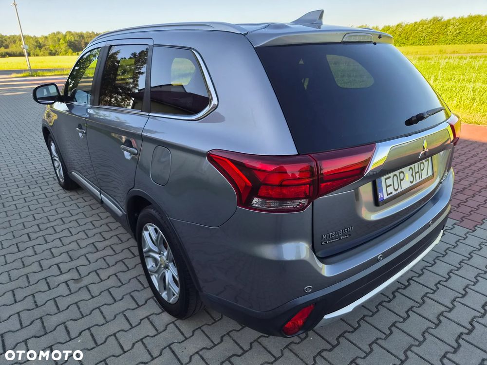 Mitsubishi Outlander - 14