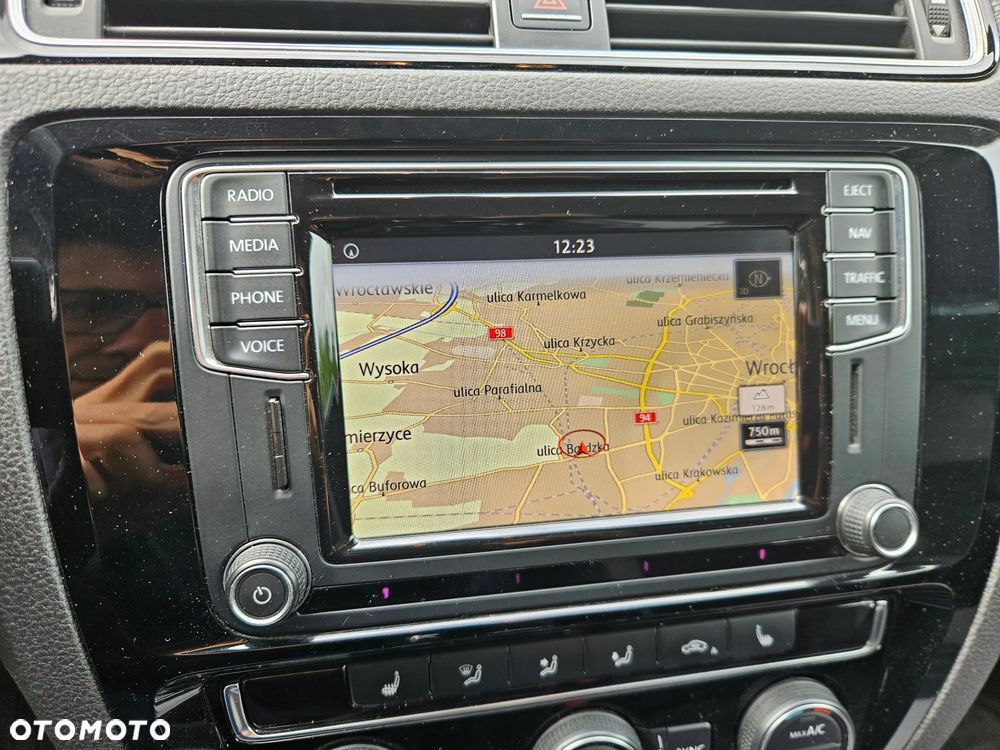 Volkswagen Jetta 1.4 TSI BMT Highline - 27