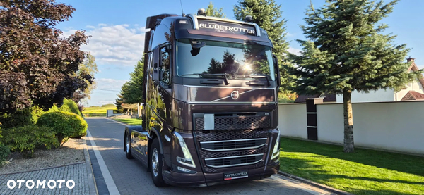 Volvo VOLVO///FH///500///2022///PODUSZKI///METALIC/// ALUFELGI///KLIMA POSTOJOWA///KAMERA/// NAWIGACJA///FULL LED///VIRTUAL COCPIT///TABLET/// WYŚWIETLACZ OBCIĄŻENIA///TELEWIZOR/// BARDZO BOGATA WERSJA///STAN PERFEKCYJNY