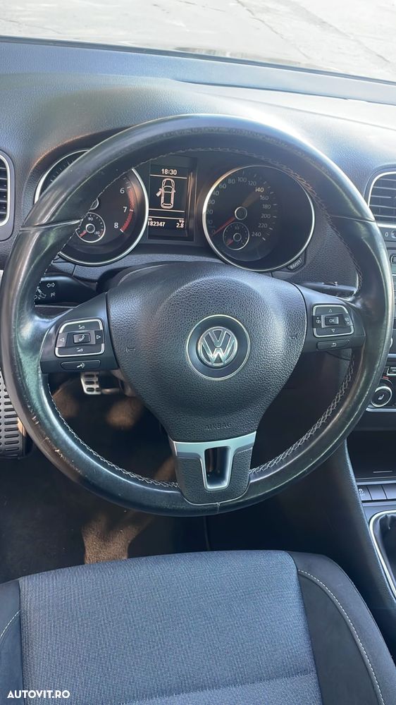 Volkswagen Golf - 10