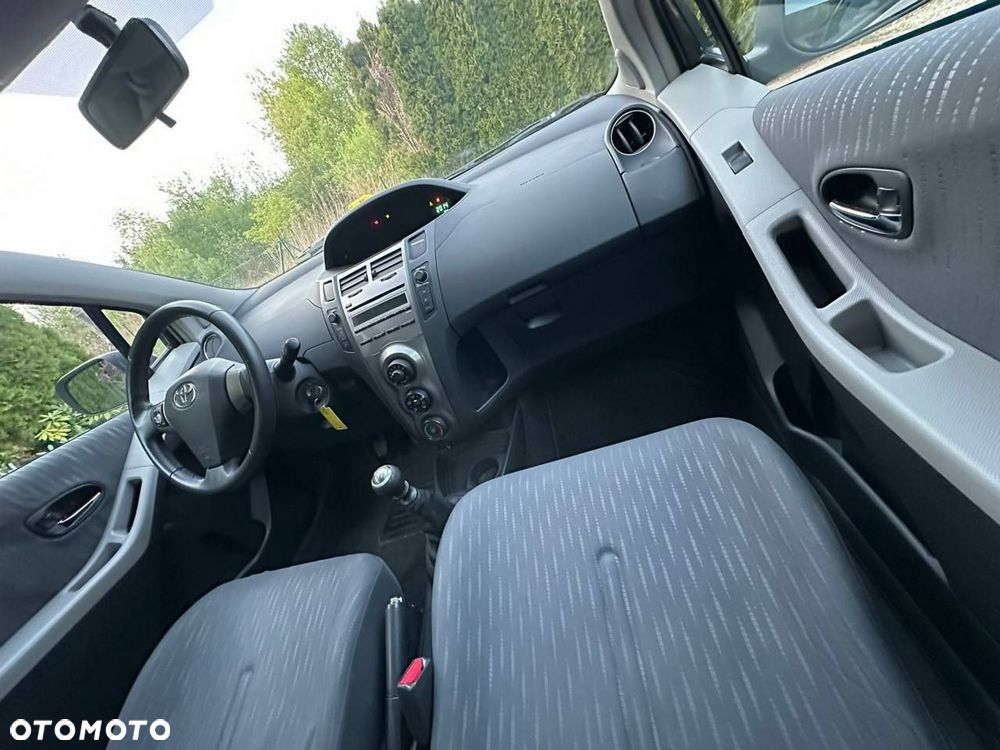 Toyota Yaris - 8