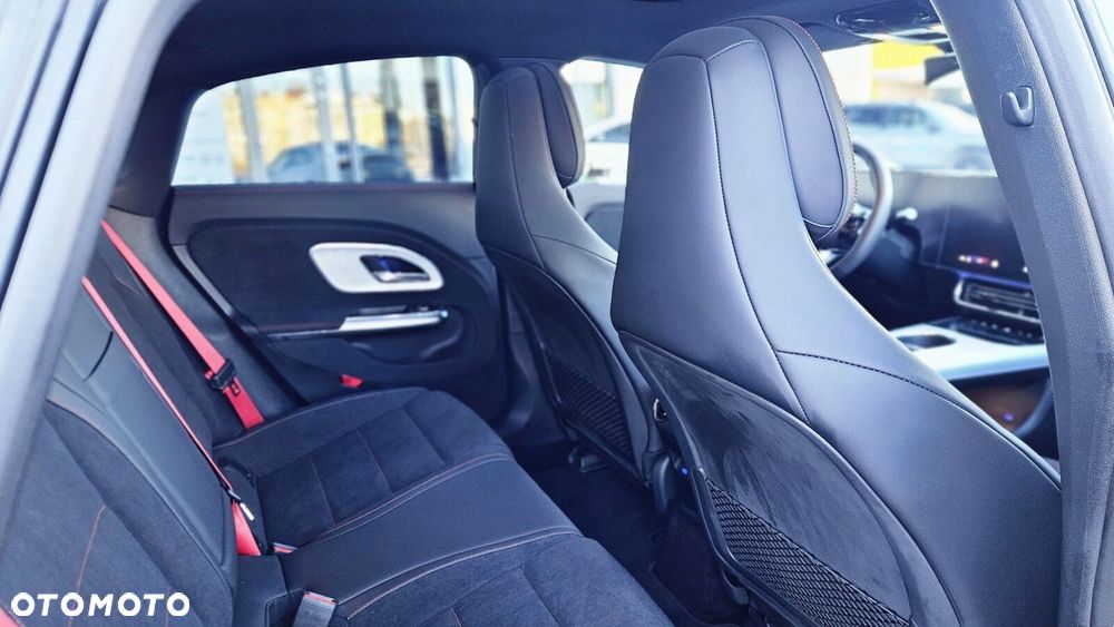 Mercedes-Benz CLA - 17