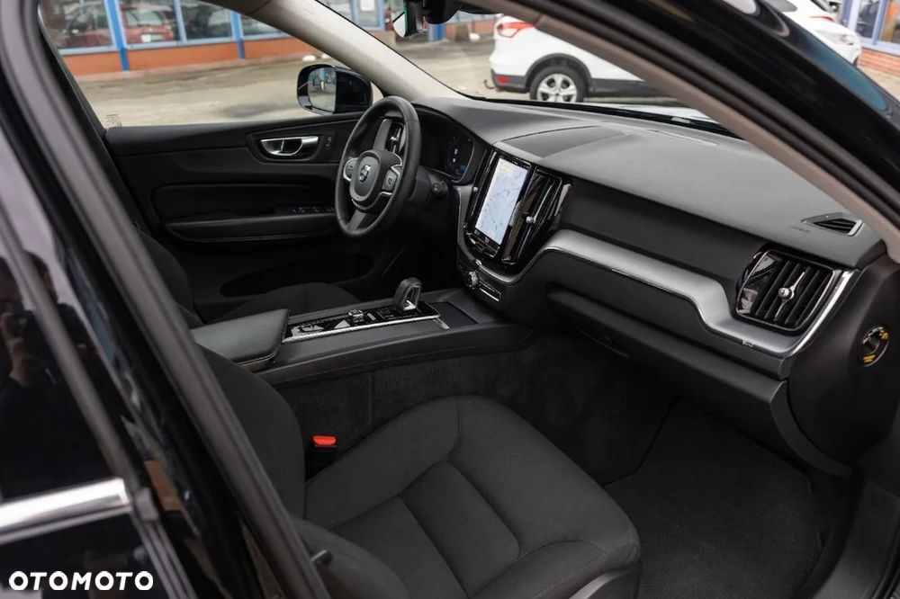 Volvo XC 60 B4 B Momentum Pro - 16